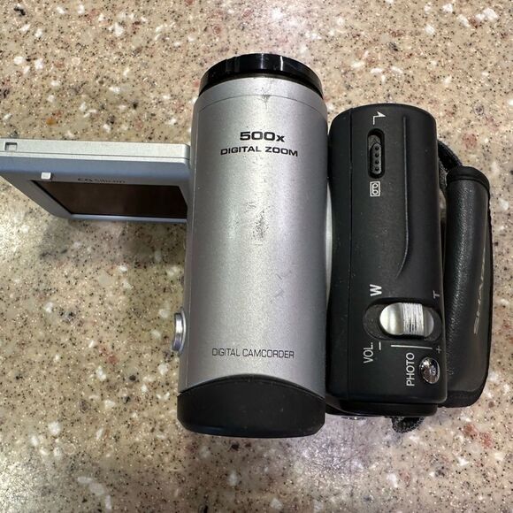 Sleek Silver and Black Professional Video Camera by sharp view cam Z good shape - Picture 2 of 12